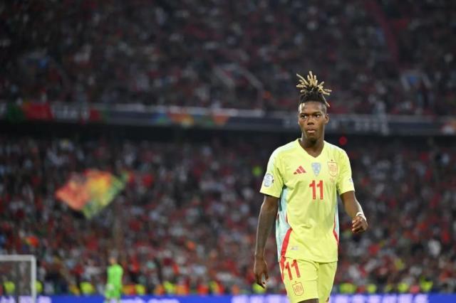 1751634111042064421.jpg nico 10.jpg