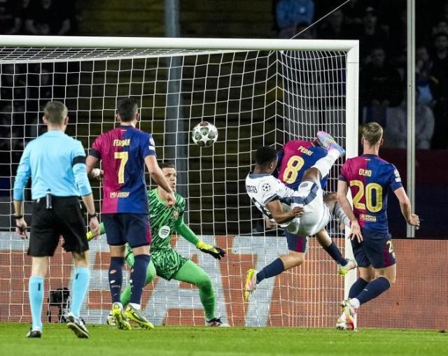 开云体育下载-巴萨一大弱点被国际米兰捅穿，如此防守能走多远？