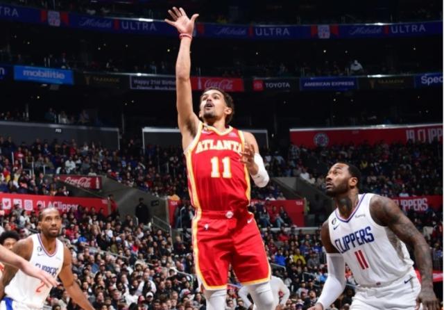 开云体育下载-末节14分扬少侠终回归！老鹰客场之旅收获5成胜率